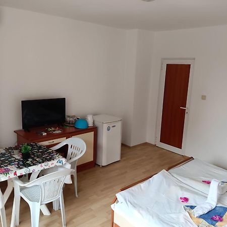Стаи За Гости Ники Nesebar Exterior photo